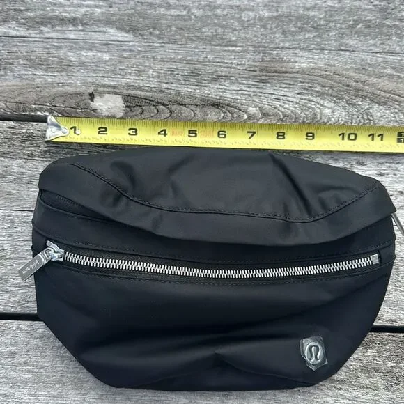 Lululemon City Adventurer Belt Bag 2.5L Black NWT Fanny pack - Picture 6 of 7